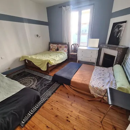 T4 Chaleureux En Plein Centre 아파트 *