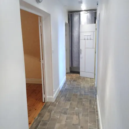 아파트 T4 Chaleureux En Plein Centre *